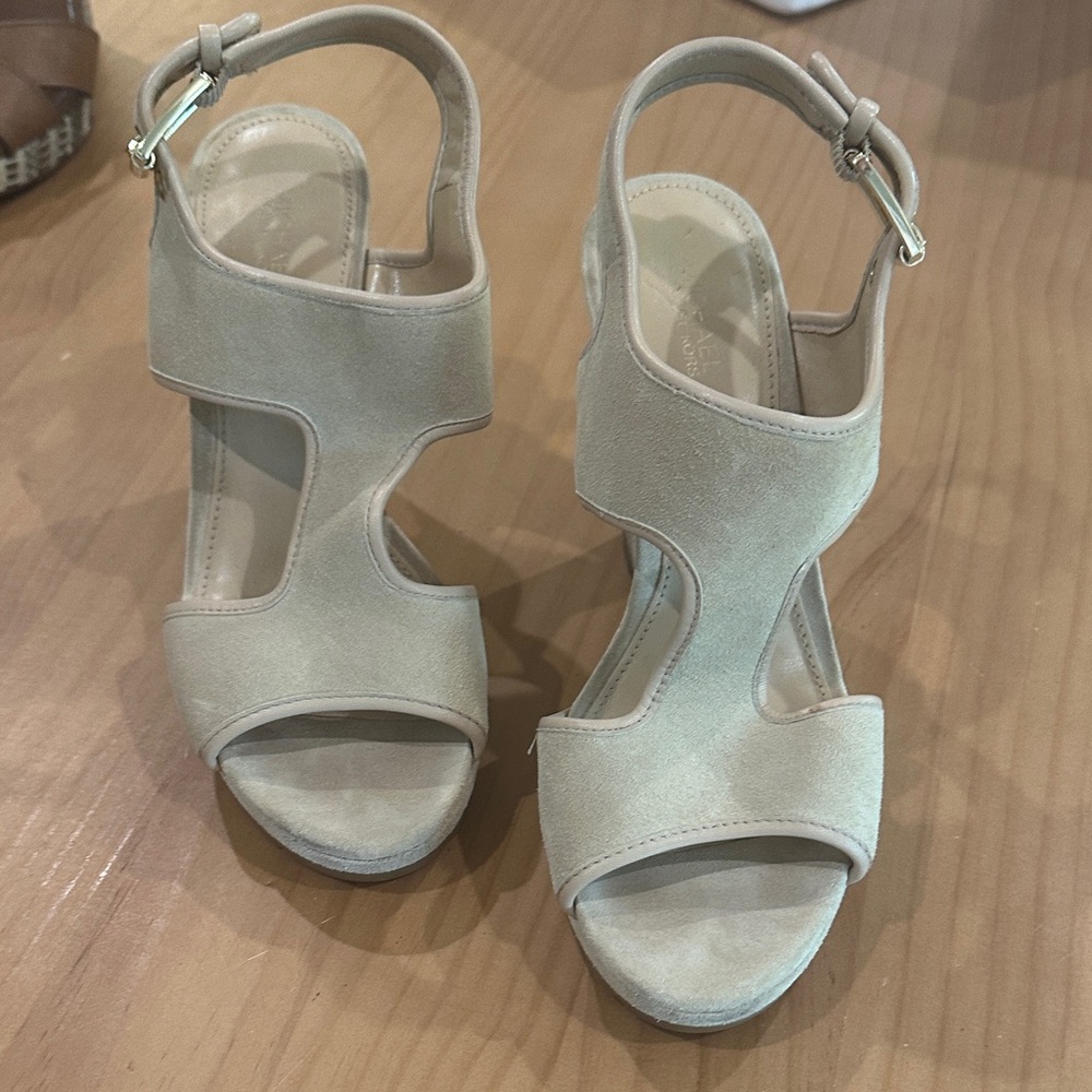 Michael Kors Cream Women's Sandals